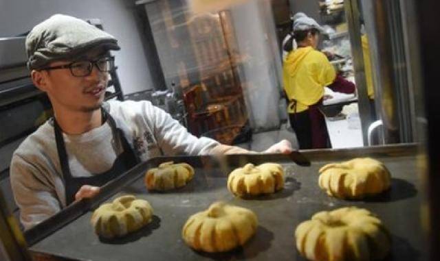 读”7年放弃从医选择开面包店只为心中热爱long8唯一中国网站浙大学霸“本硕连(图2)
