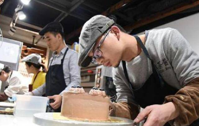 读”7年放弃从医选择开面包店只为心中热爱long8唯一中国网站浙大学霸“本硕连(图4)