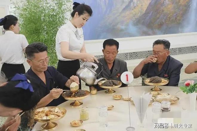 顿都吃啥：玉米饭、泡菜、大酱汤作为我们邻居普通朝鲜人一天三