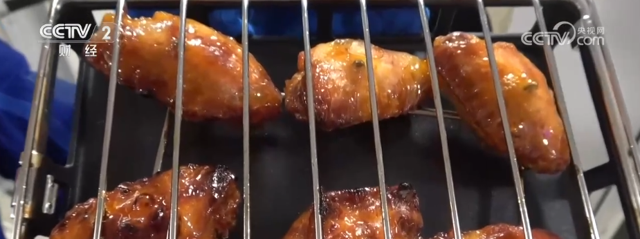 做蛋糕、烤肉排……太空大餐香喷喷世界首创