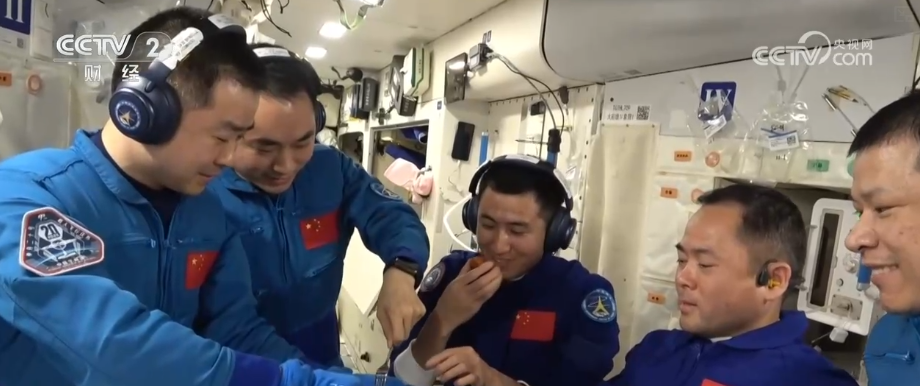 做蛋糕、烤肉排……太空大餐香喷喷世界首创“太空炉子”内藏“大乾坤”(图4)